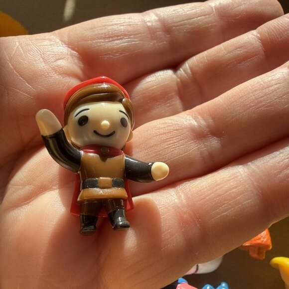 VINTAGE LOT 10 Snoopy McD’s Chipmunk Disney Forest Tale Gargamel Robbin Hood - Picture 13 of 14